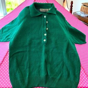 Short sleeve acrylic heavier weight sweater in Kelly green near new